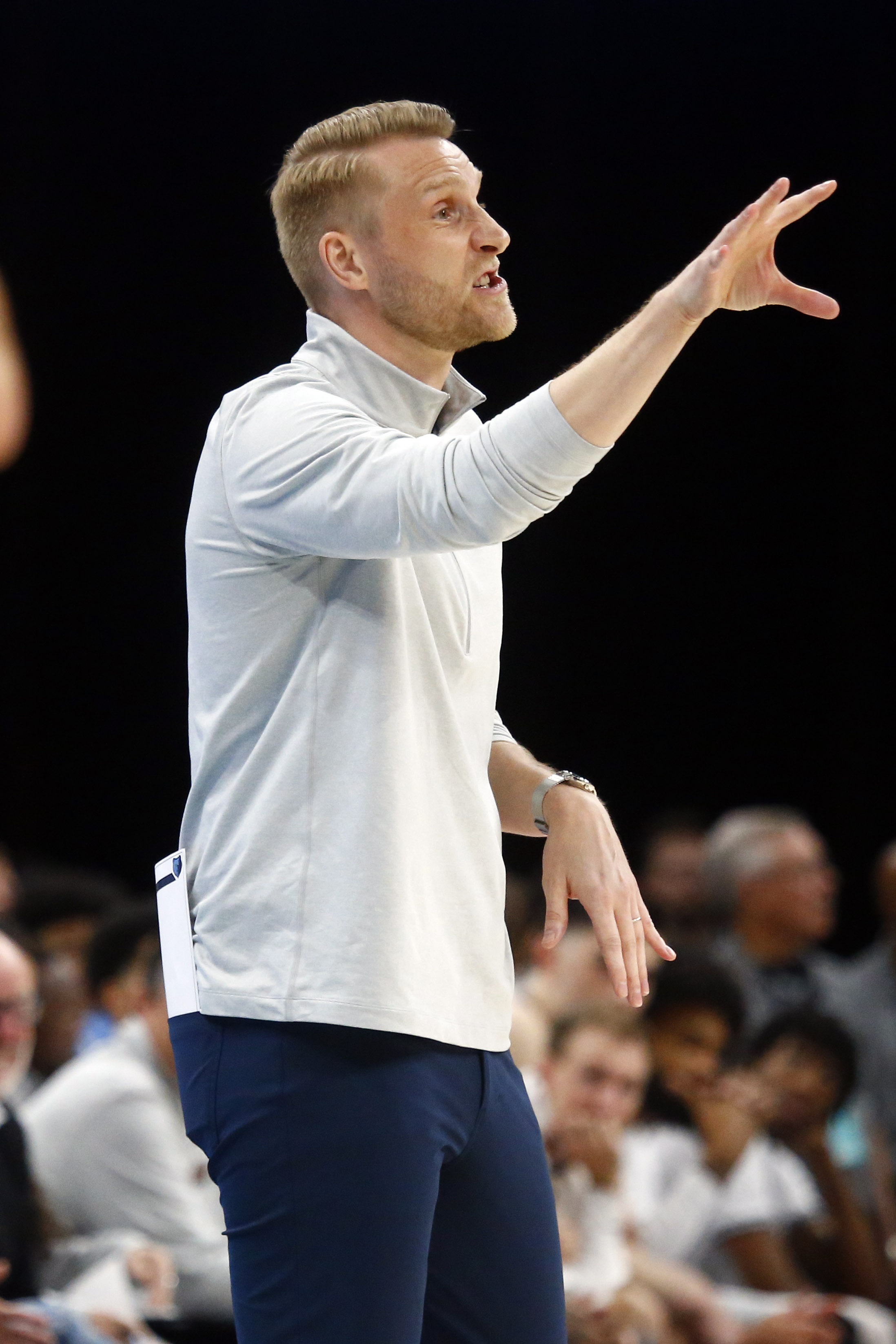 灰熊队主帅连续调整首发队内阵容变化大不大